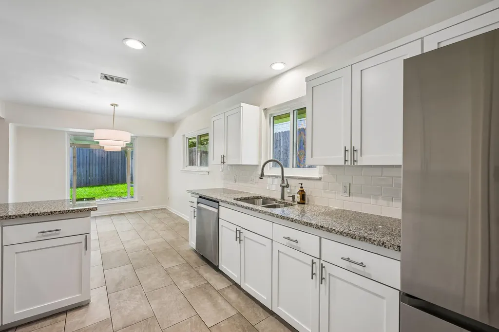 2717 Charlesworth Drive Austin TX 78745