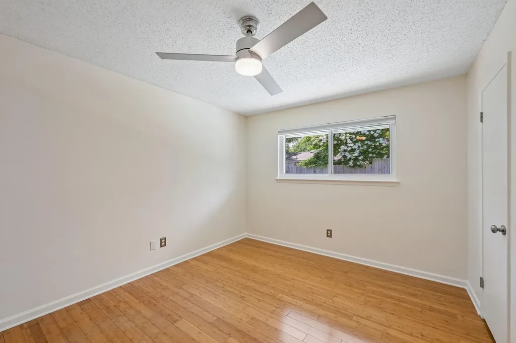 2717 Charlesworth Drive Austin TX 78745