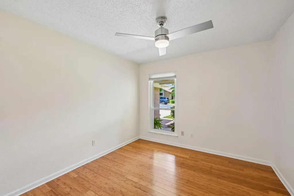 2717 Charlesworth Drive Austin TX 78745