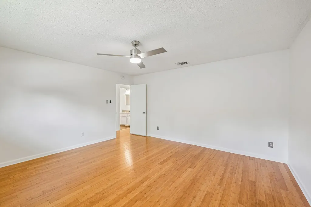 2717 Charlesworth Drive Austin TX 78745