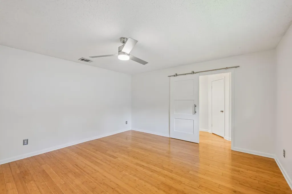 2717 Charlesworth Drive Austin TX 78745