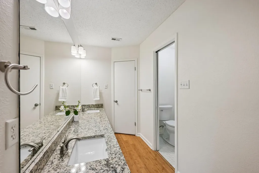 2717 Charlesworth Drive Austin TX 78745