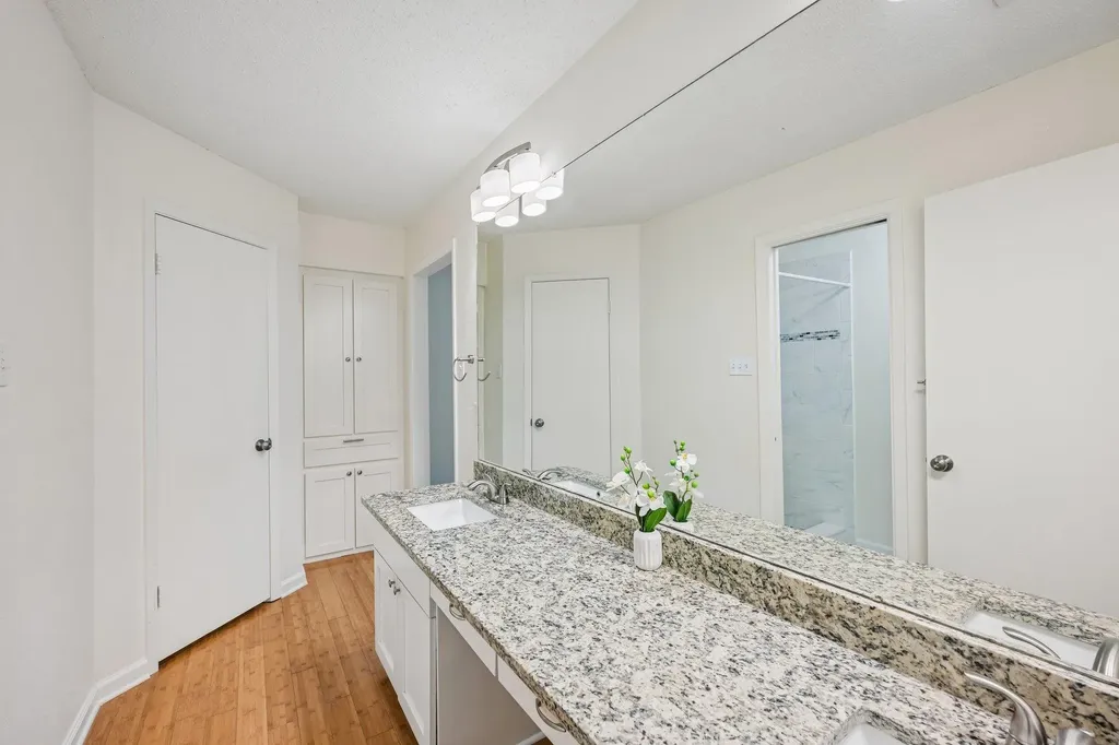2717 Charlesworth Drive Austin TX 78745