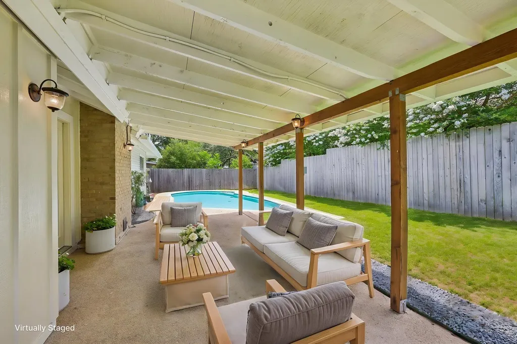 2717 Charlesworth Drive Austin TX 78745