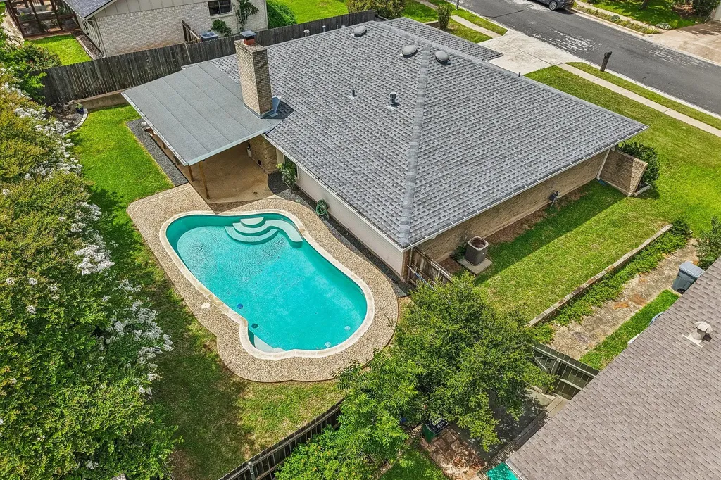 2717 Charlesworth Drive Austin TX 78745
