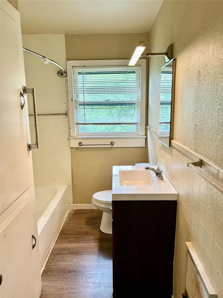 415 E 7th Street Taylor TX 76574
