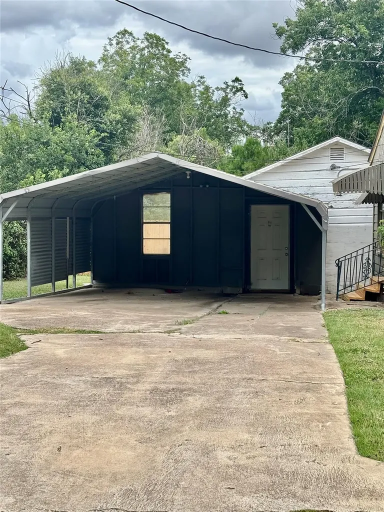415 E 7th Street Taylor TX 76574