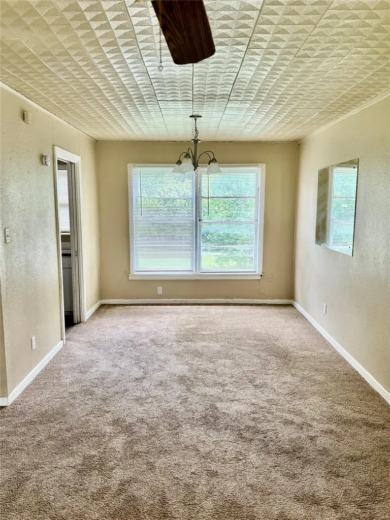 415 E 7th Street Taylor TX 76574