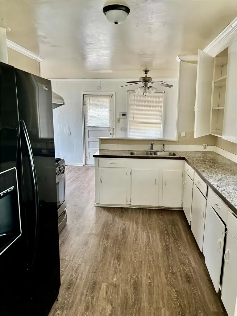 415 E 7th Street Taylor TX 76574