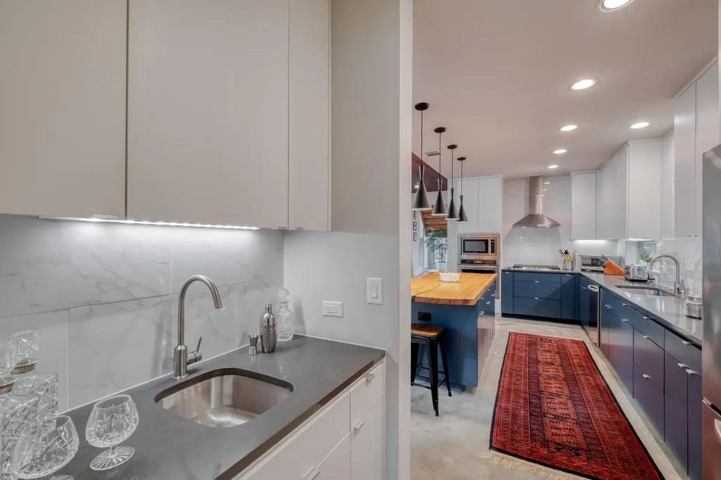 209 El Paso Street Austin TX 78704