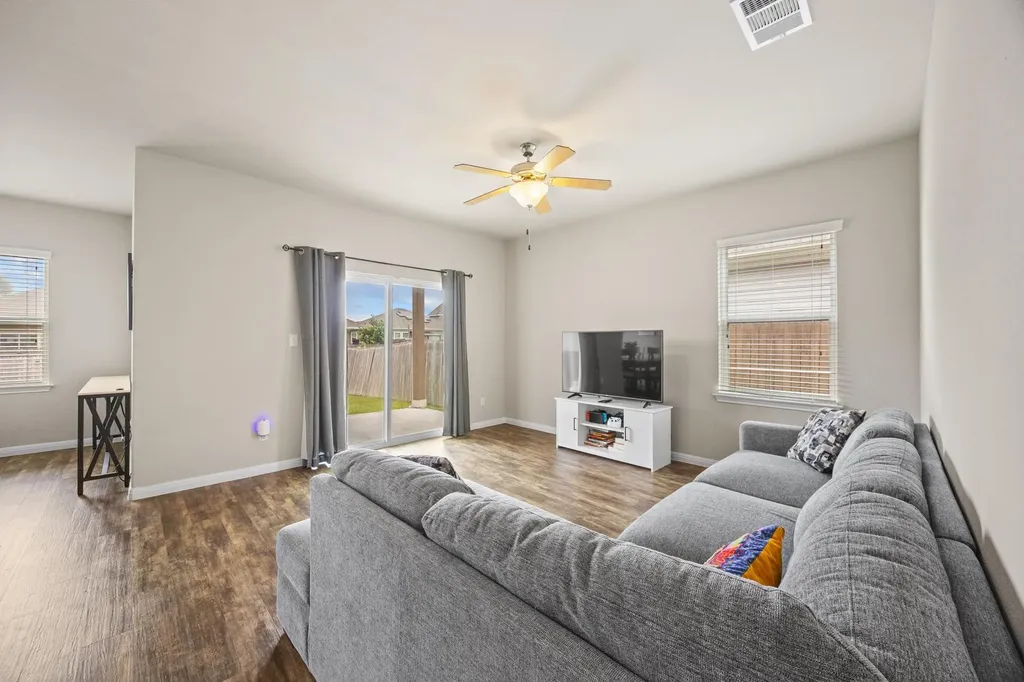 14009 Mark Christopher Way Manor TX 78653