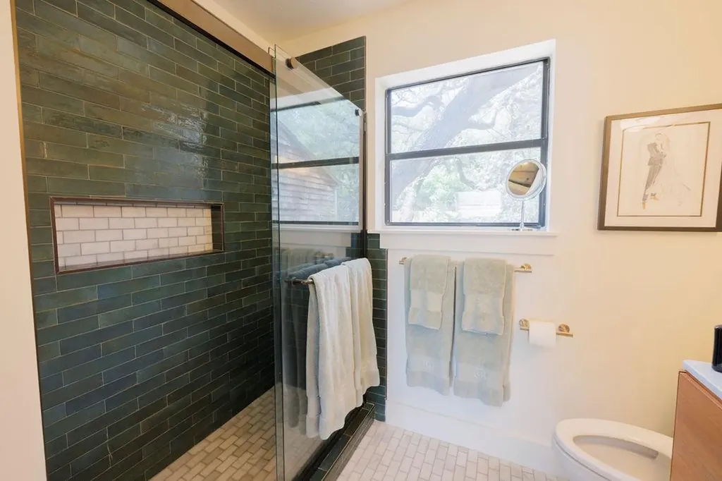 7320 Cave Hollow Austin TX 78750