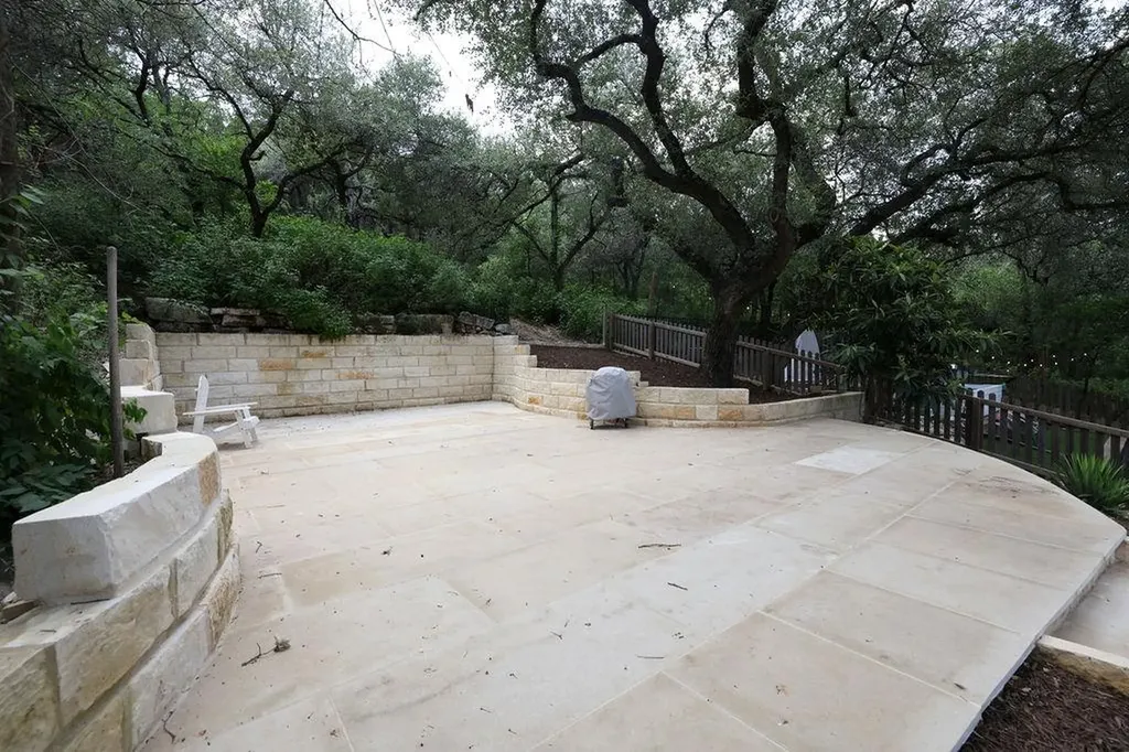 7320 Cave Hollow Austin TX 78750