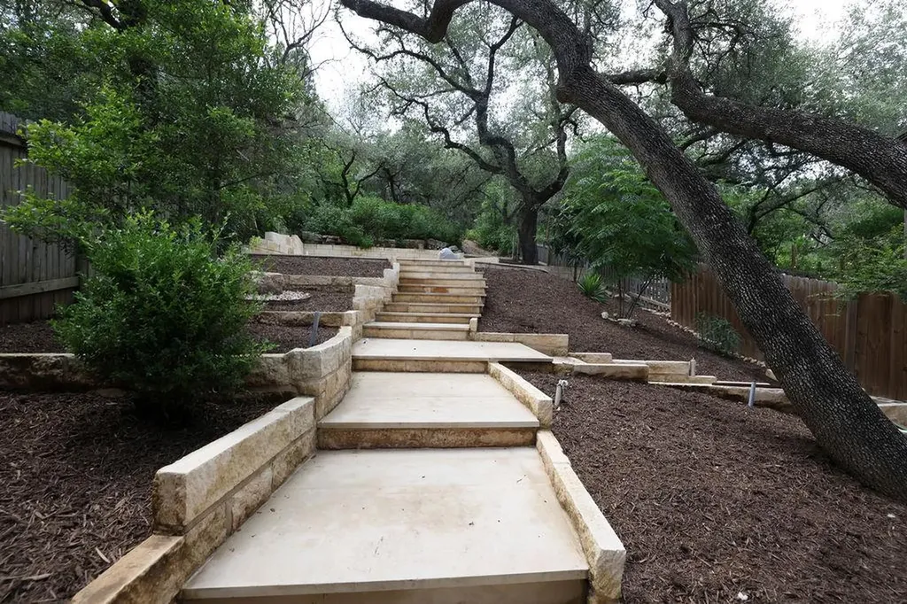 7320 Cave Hollow Austin TX 78750