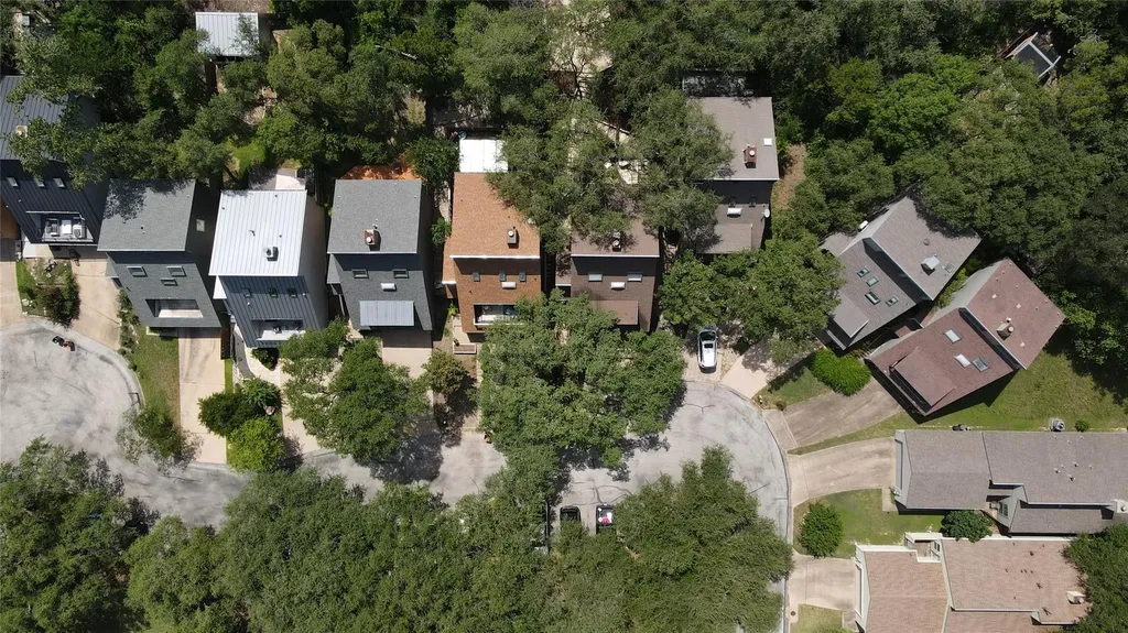 7320 Cave Hollow Austin TX 78750
