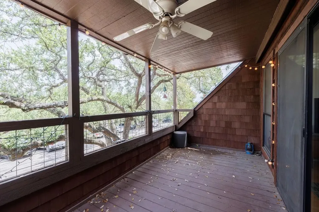 7320 Cave Hollow Austin TX 78750