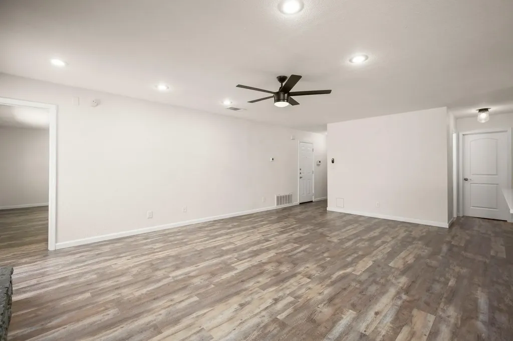 110 W Garrett Run Austin TX 78753