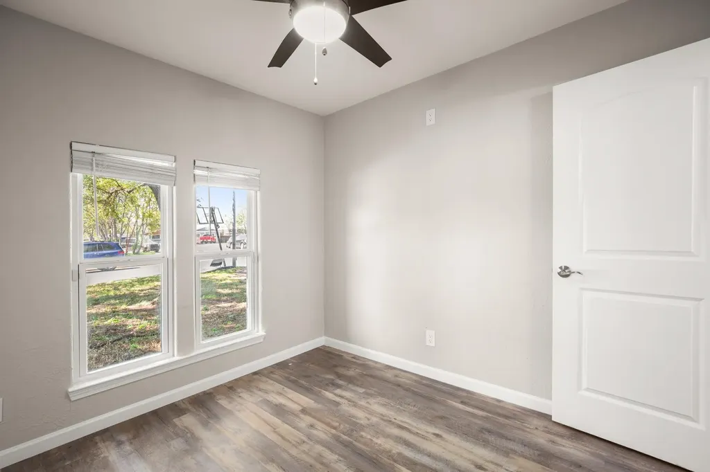 110 W Garrett Run Austin TX 78753