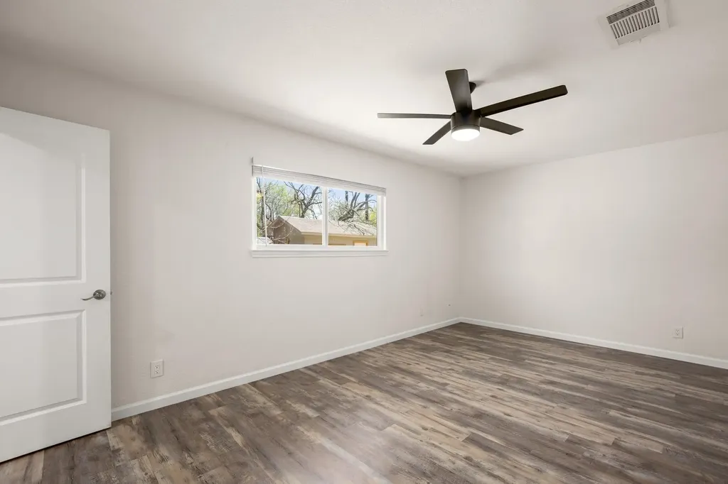 110 W Garrett Run Austin TX 78753