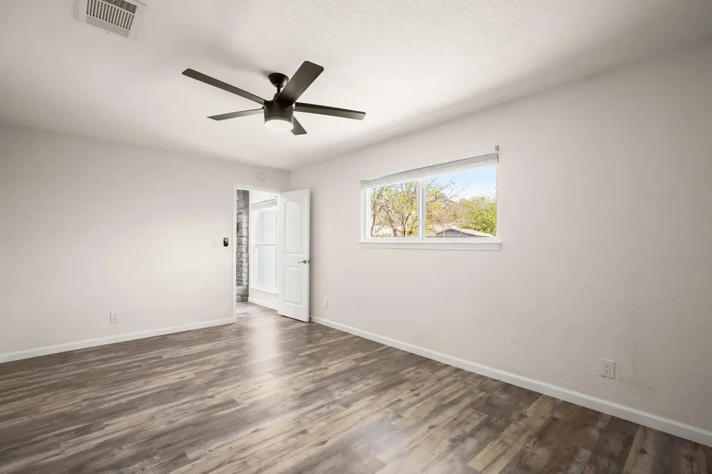 110 W Garrett Run Austin TX 78753