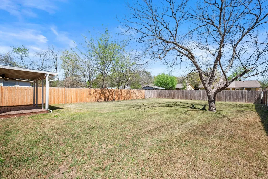 110 W Garrett Run Austin TX 78753