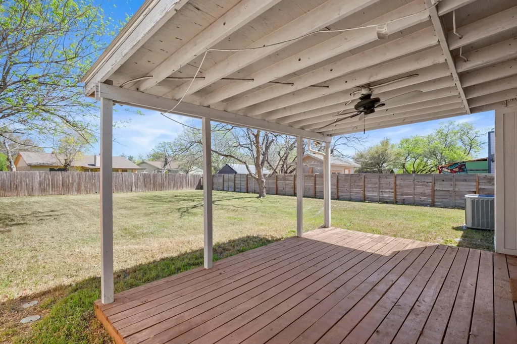 110 W Garrett Run Austin TX 78753