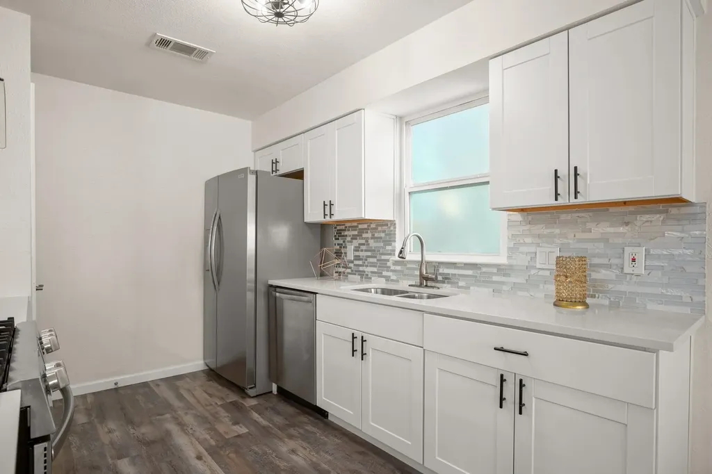 110 W Garrett Run Austin TX 78753