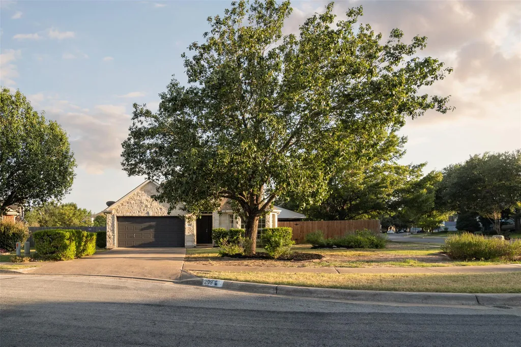 209 Jockey Bluff Cove Austin TX 78748