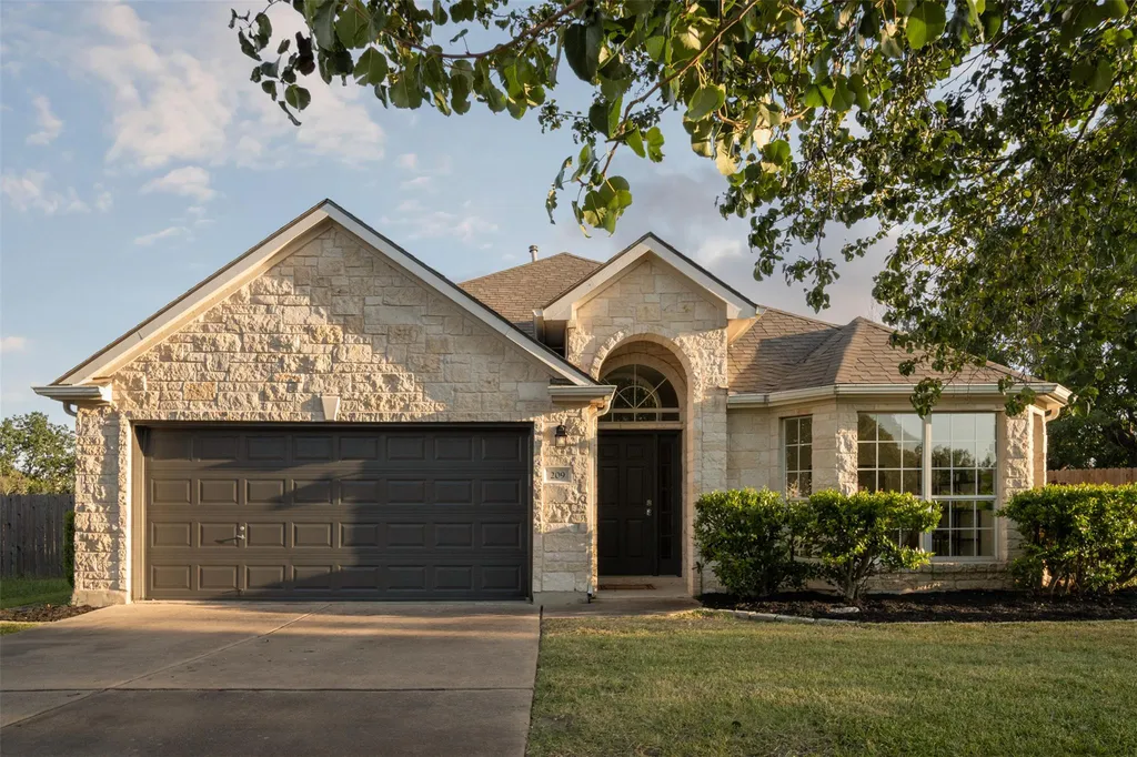 209 Jockey Bluff Cove Austin TX 78748