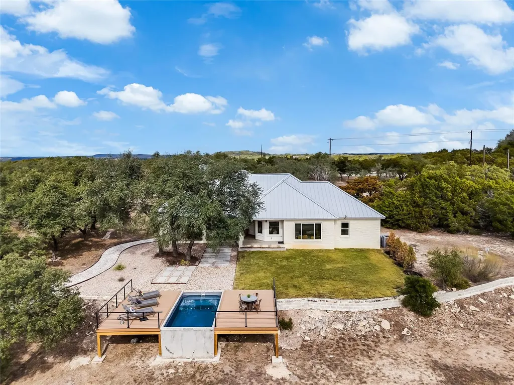 1100 Norwood Road Dripping Springs TX 78620