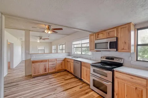 430 N Fm 487 Rockdale TX 76567