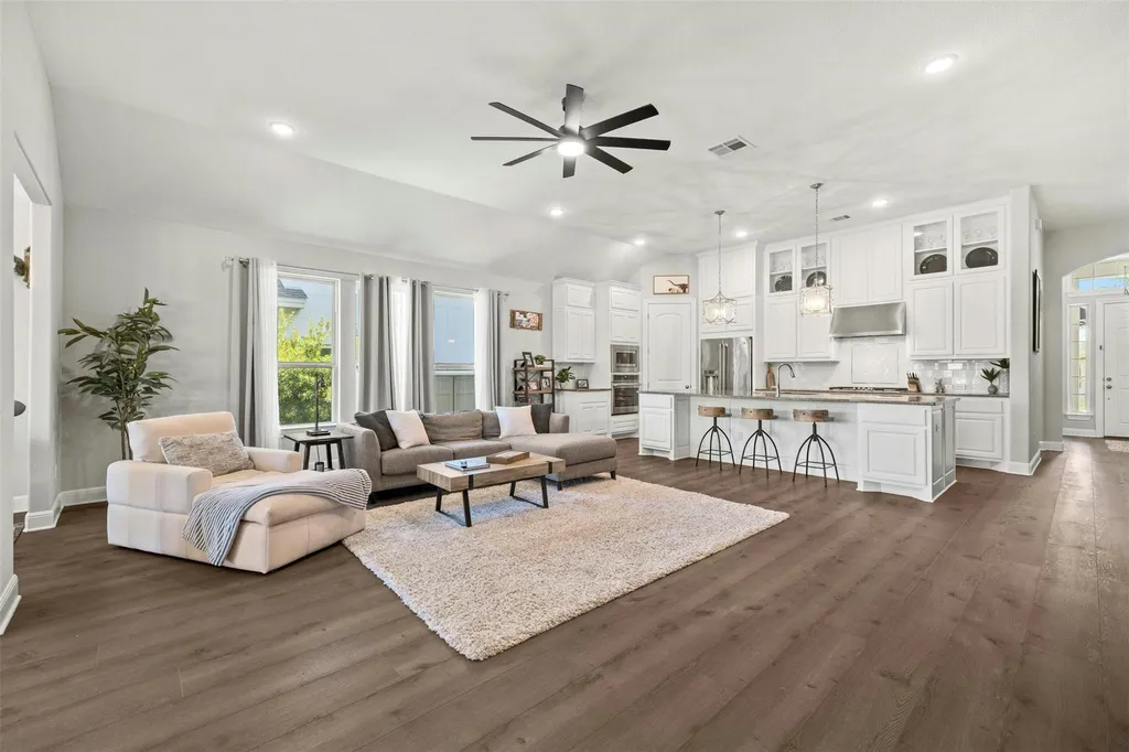 1820 Ficuzza Way Leander TX 78641