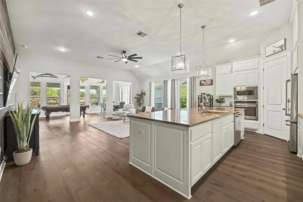 1820 Ficuzza Way Leander TX 78641