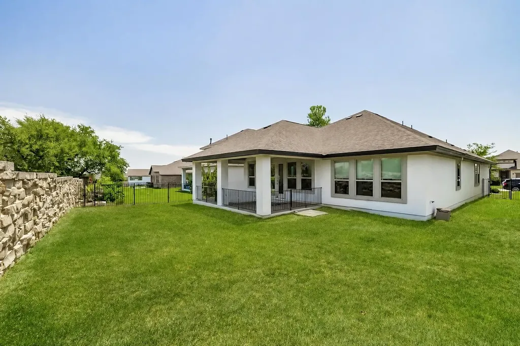 1820 Ficuzza Way Leander TX 78641
