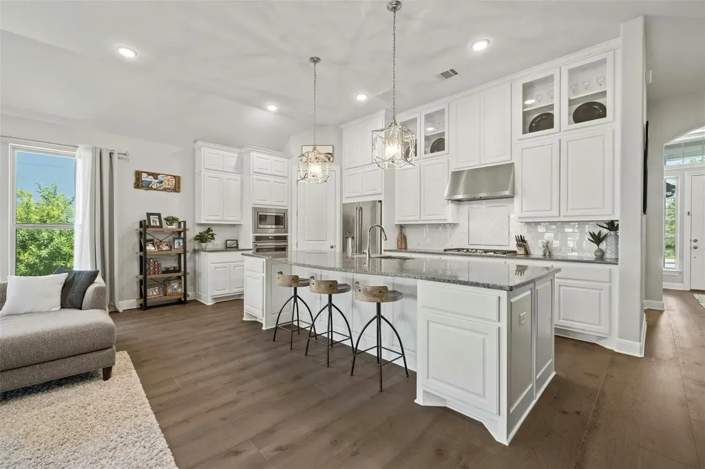 1820 Ficuzza Way Leander TX 78641