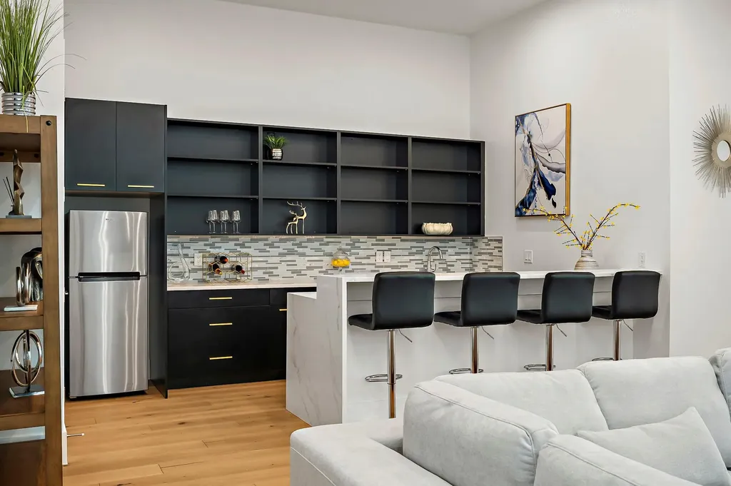 10211 Thistle Ridge Austin TX 78733