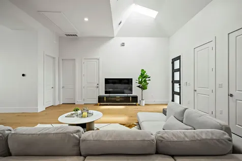 10211 Thistle Ridge Austin TX 78733