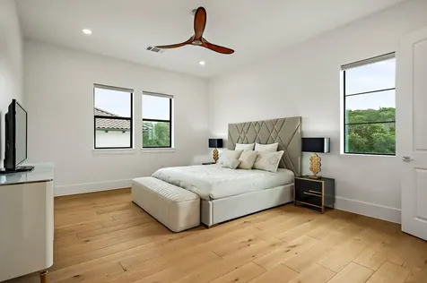 10211 Thistle Ridge Austin TX 78733