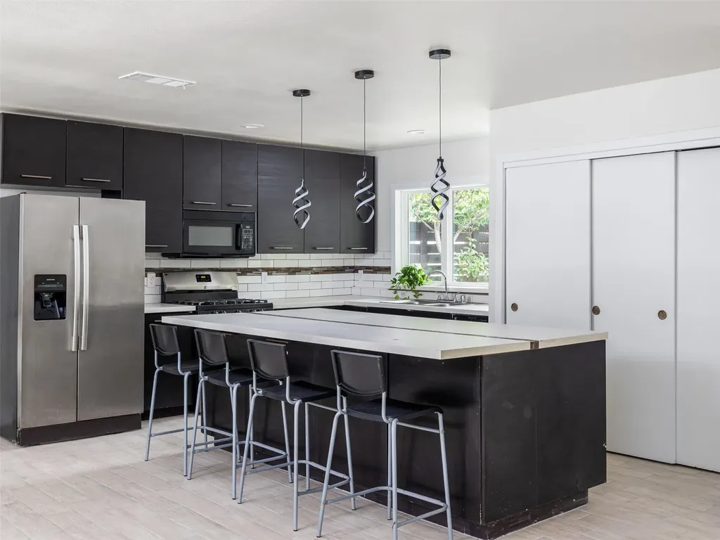 7207 Ellington Circle Austin TX 78724