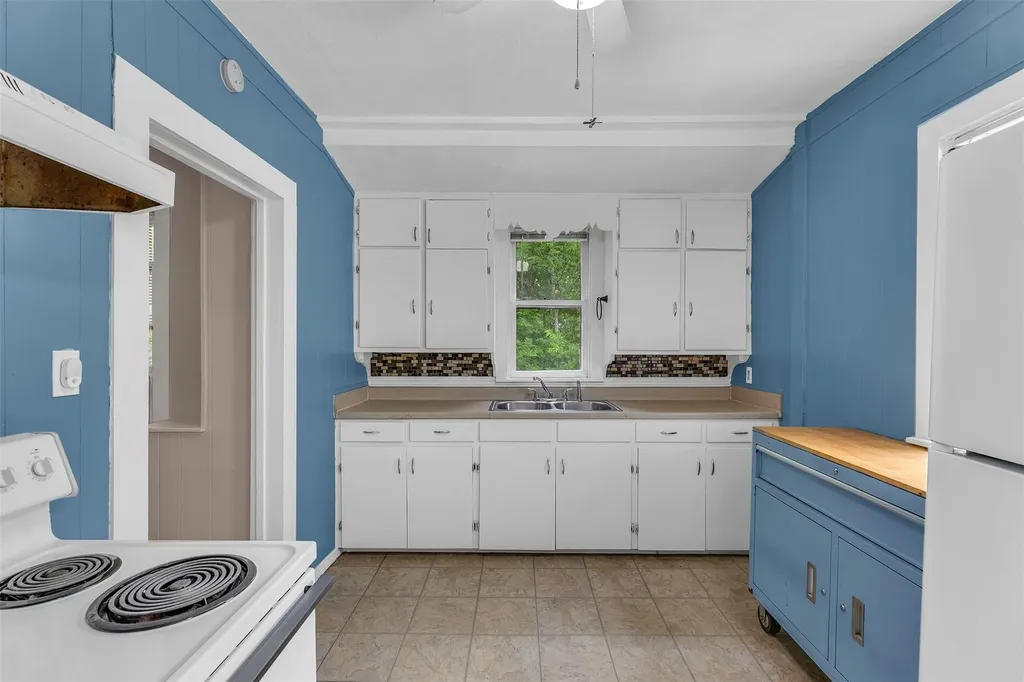 1002 Washburn Street Taylor TX 76574