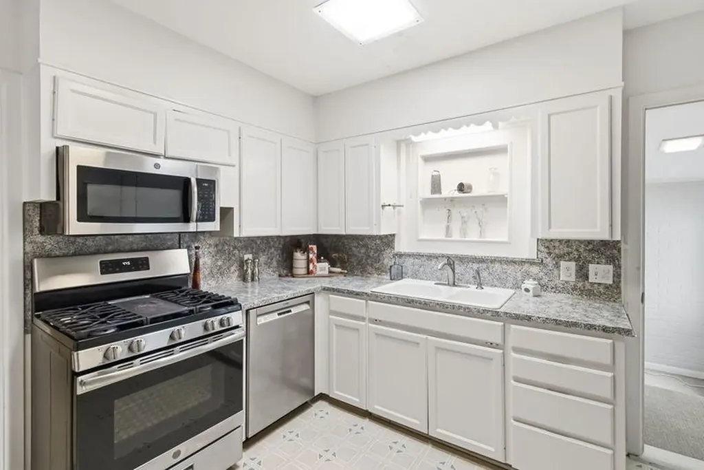 605 W 11th Street Elgin TX 78621