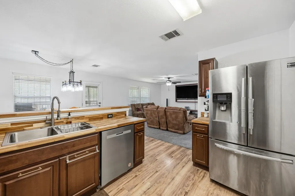 12952 Wedding Drive Manor TX 78653