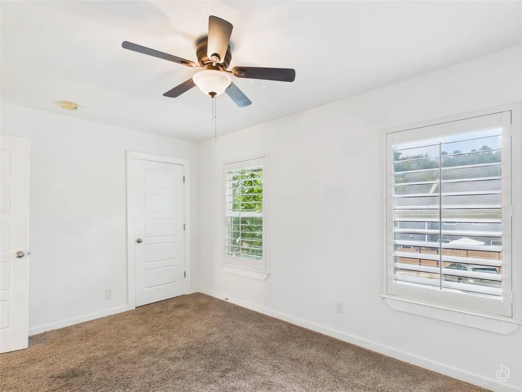 6211 Manor Road Austin TX 78723