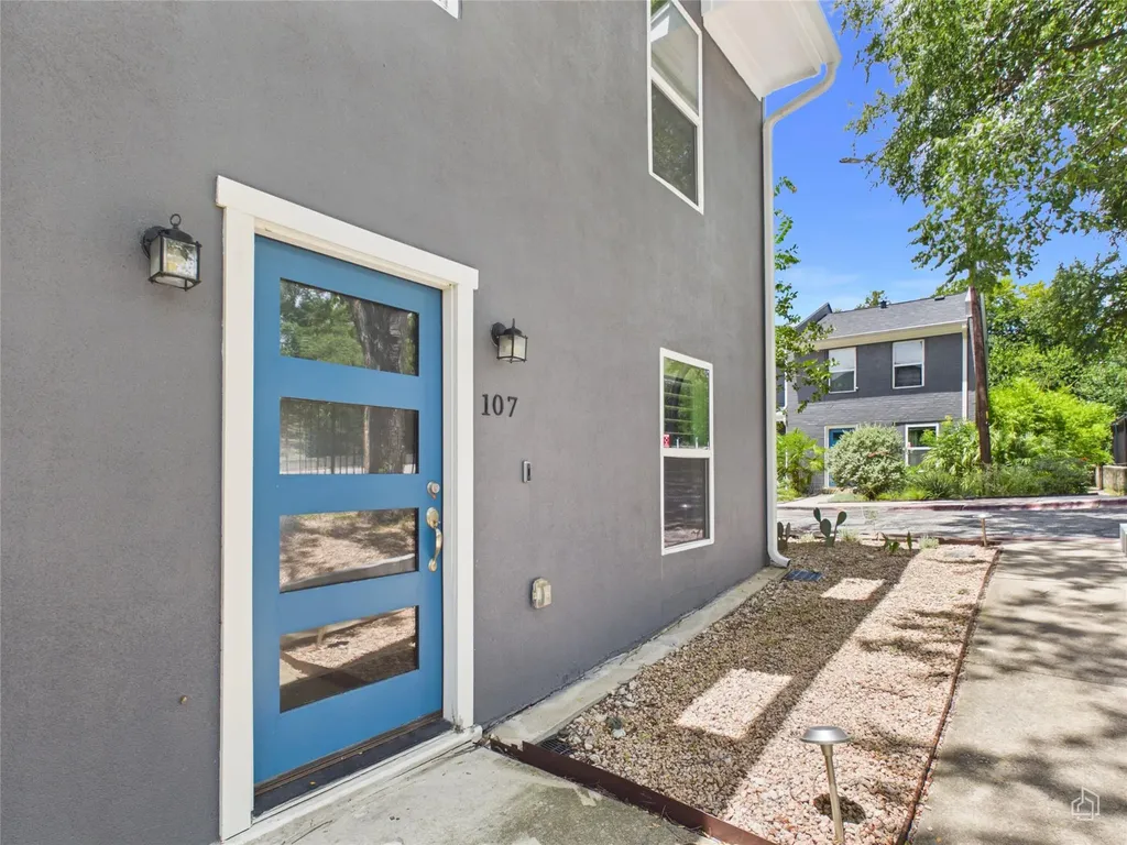 6211 Manor Road Austin TX 78723