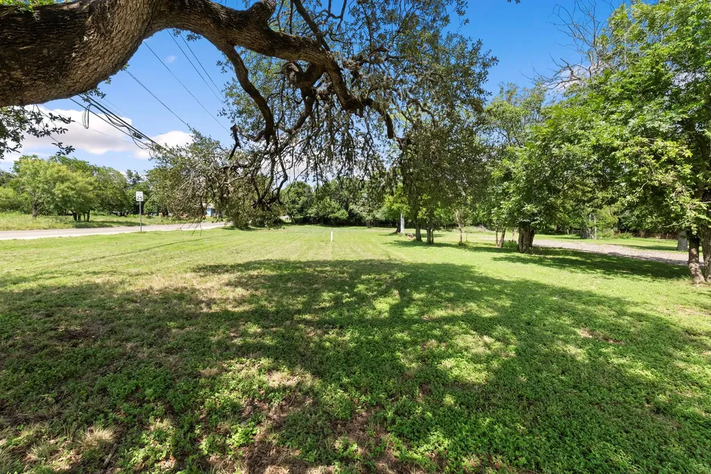 1410 N Bishop Street San Marcos TX 78666