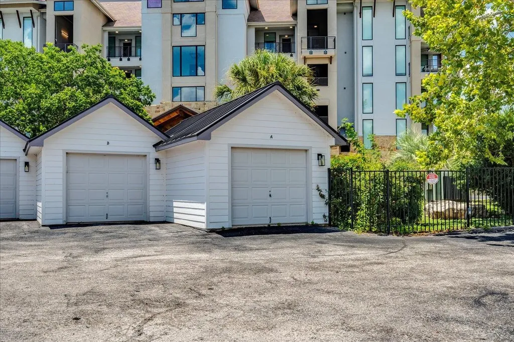 101 Island Drive Horseshoe Bay TX 78657