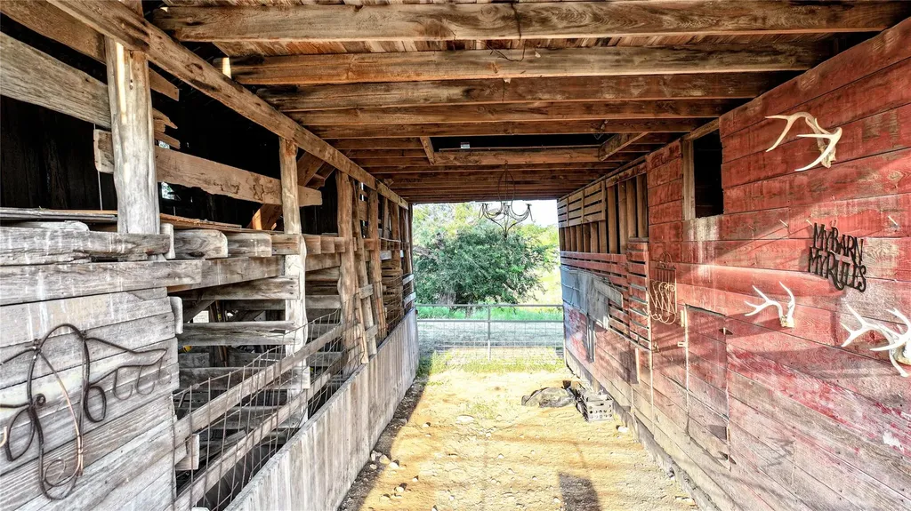 2562 County Road 2315 Lampasas TX 76550