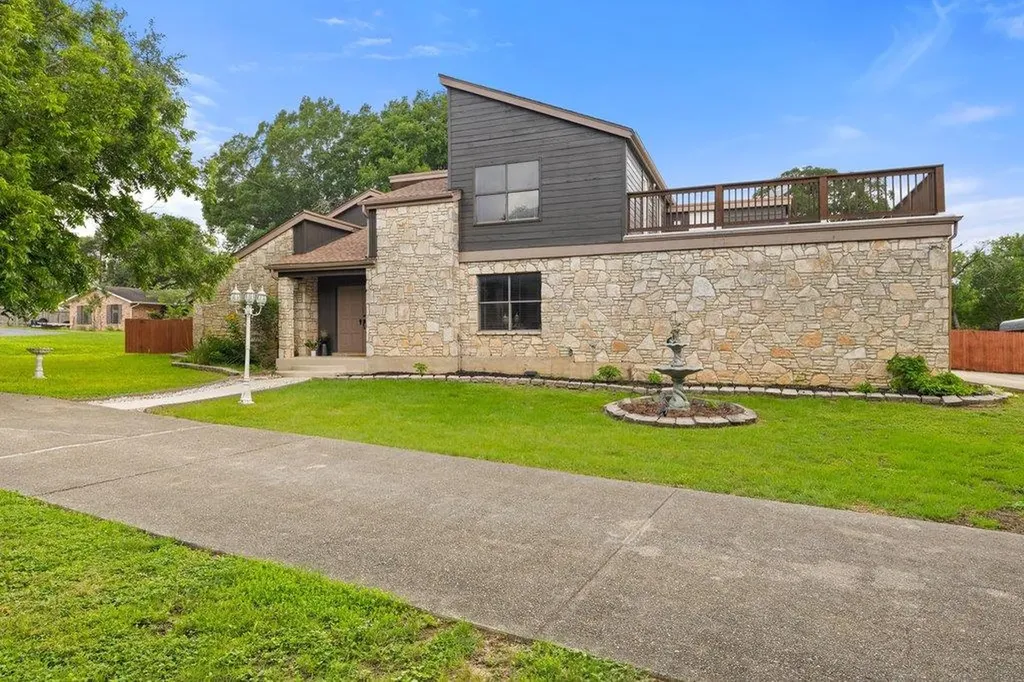 1005 Fawn Drive Schertz TX 78154
