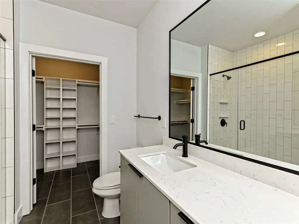 2500 Longview Street Austin TX 78705
