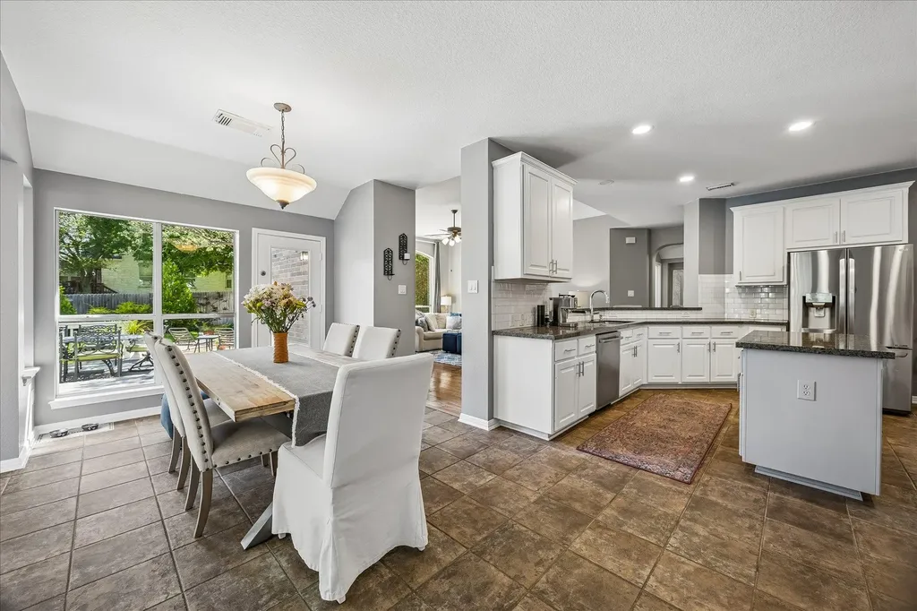 13000 Titus Court Austin TX 78732